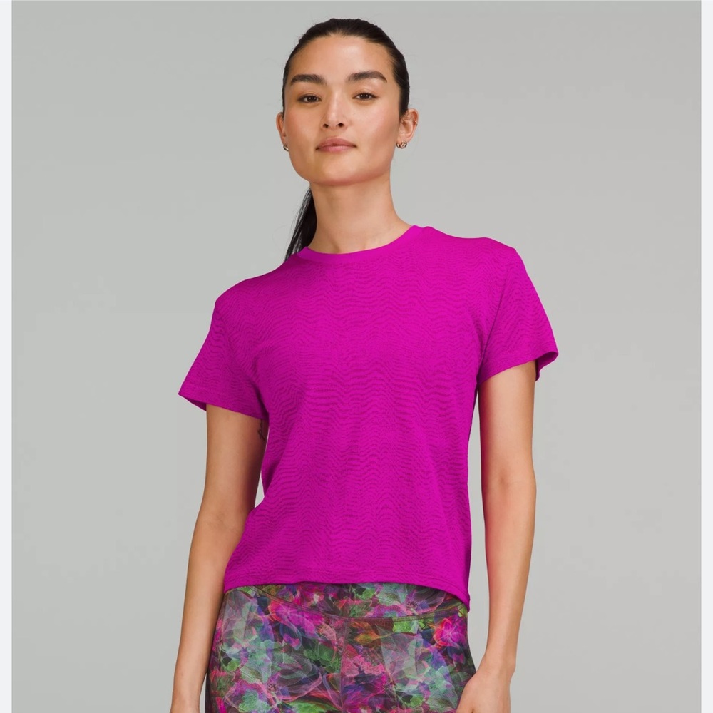 Lululemon Tee